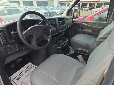 2005 Chevrolet Express Van G1500 Base 135 WB