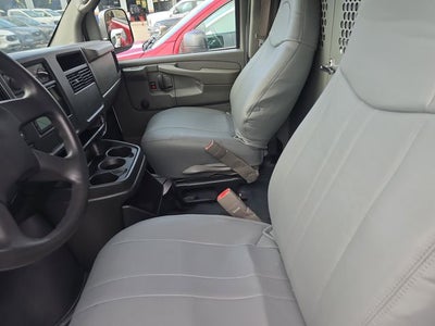 2005 Chevrolet Express Van G1500 Base 135 WB