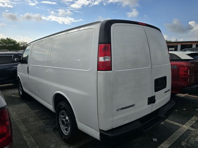 2005 Chevrolet Express Van G1500 Base 135 WB