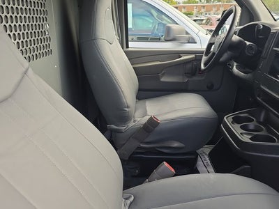 2005 Chevrolet Express Van G1500 Base 135 WB