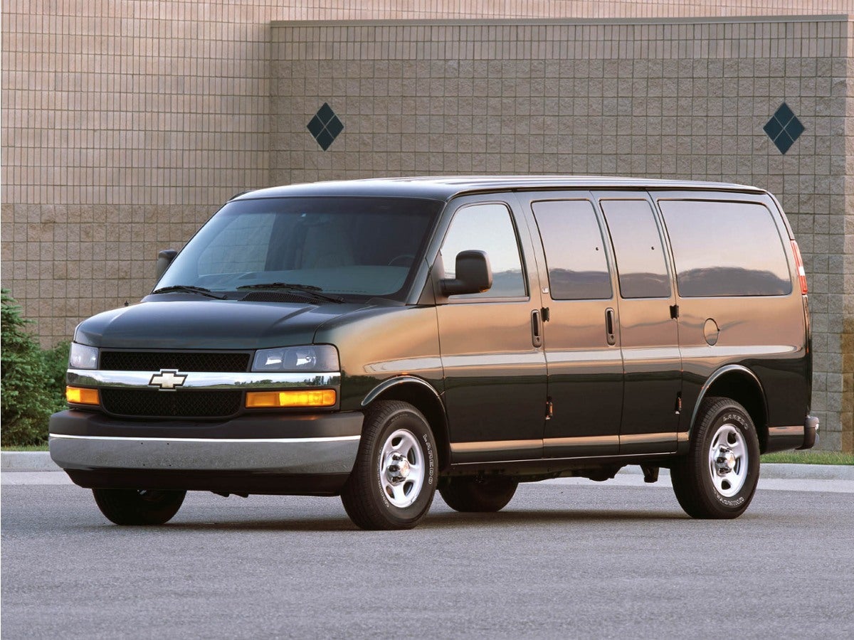 2005 Chevrolet Express Van G2500HD Base 135 WB