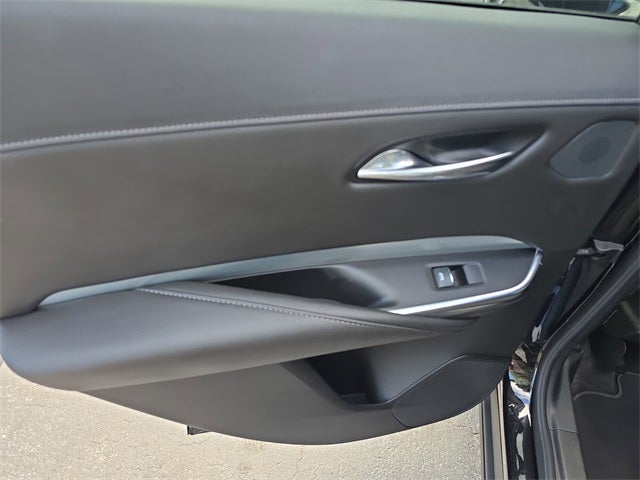 2022 Cadillac XT4 Premium Luxury