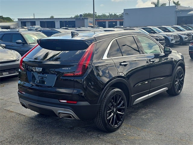 2022 Cadillac XT4 Premium Luxury