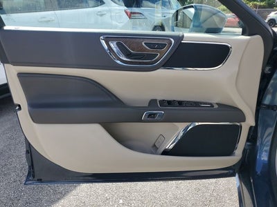 2018 Lincoln Continental Premiere