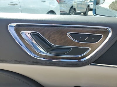 2018 Lincoln Continental Premiere