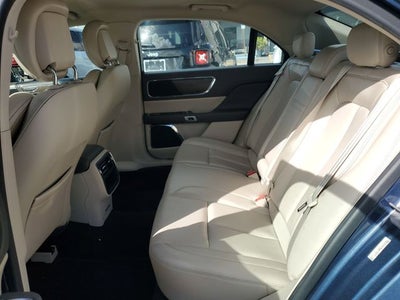 2018 Lincoln Continental Premiere