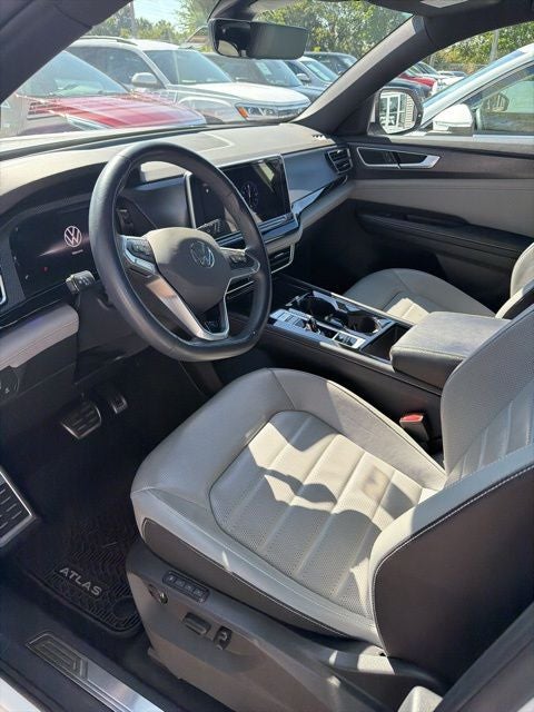 2024 Volkswagen Atlas Cross Sport 2.0T SEL R-Line