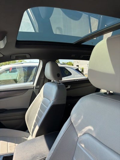 2024 Volkswagen Atlas Cross Sport 2.0T SEL R-Line