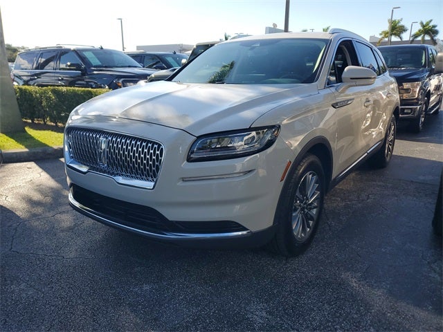 2023 Lincoln Nautilus Standard