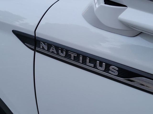 2022 Lincoln Nautilus Standard