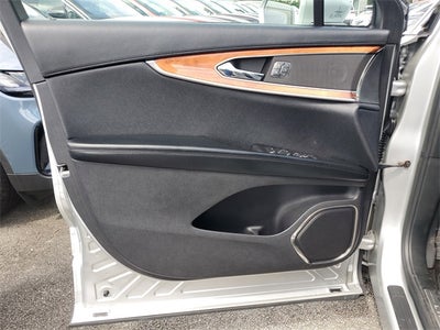 2019 Lincoln Nautilus Select