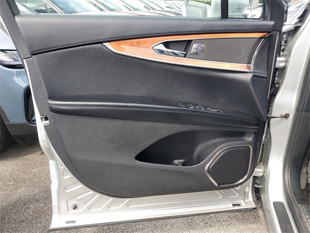 2019 Lincoln Nautilus Select