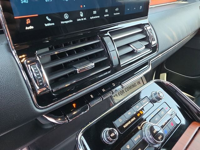 2024 Lincoln Navigator Premiere