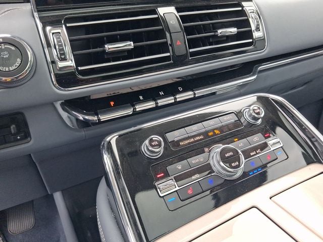 2022 Lincoln Navigator L Black Label