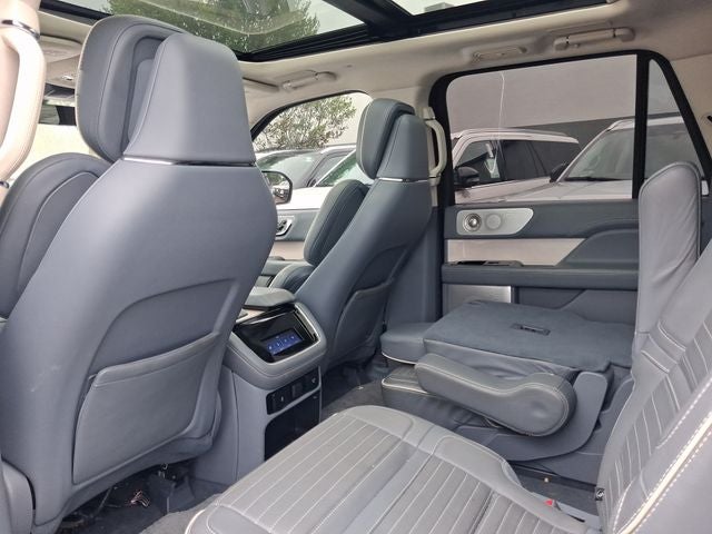 2022 Lincoln Navigator L Black Label