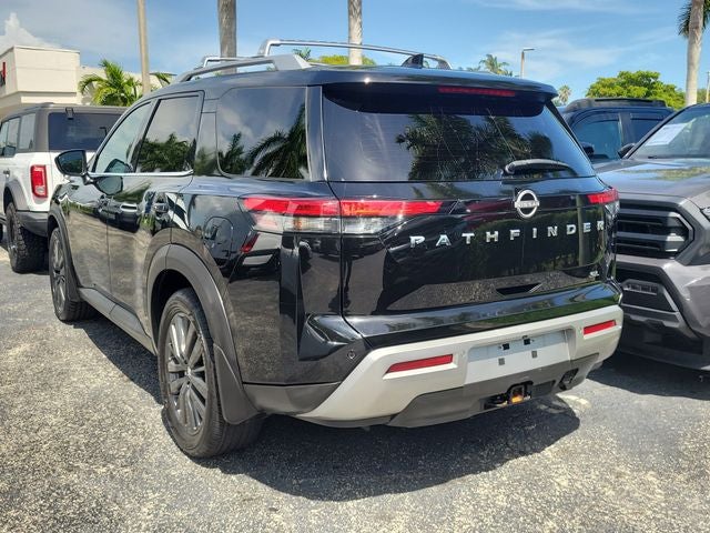 2022 Nissan Pathfinder SL