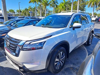2024 Nissan Pathfinder SL