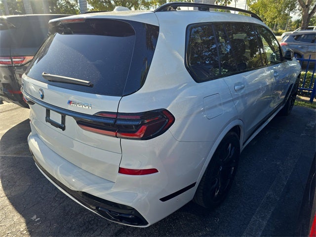 2025 BMW X7 M60i