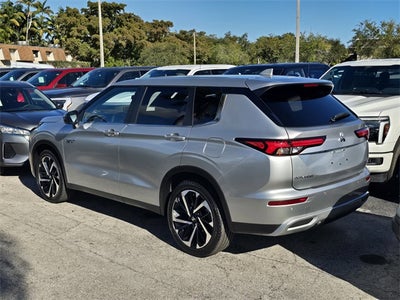 2023 Mitsubishi Outlander PHEV SE