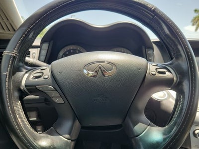 2016 INFINITI Q70 3.7