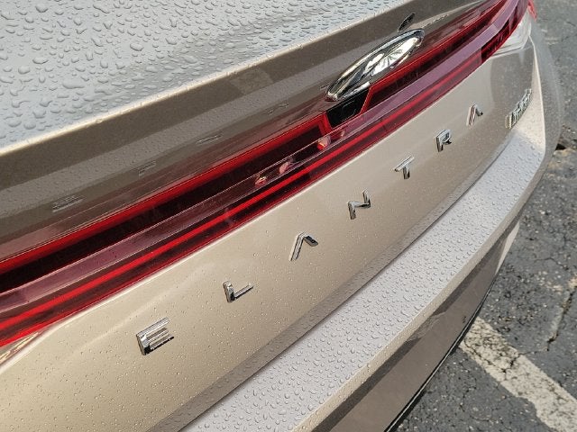 2022 Hyundai Elantra Limited