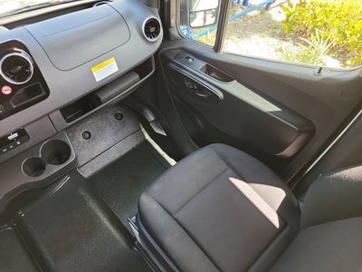 2025 Mercedes-Benz Sprinter 2500 Passenger 170 WB High Roof
